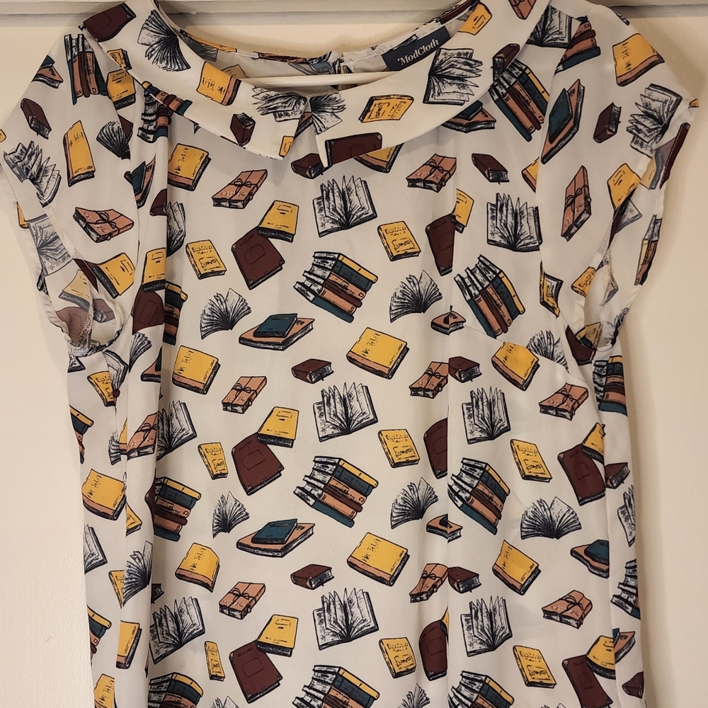 Short sleeve book lover blouse